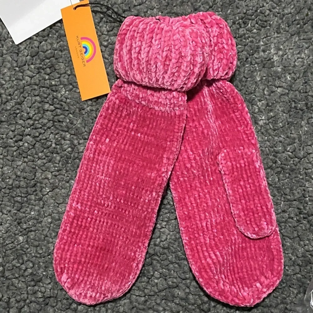 NWT Kurt Geiger Pink Chenille Mittens